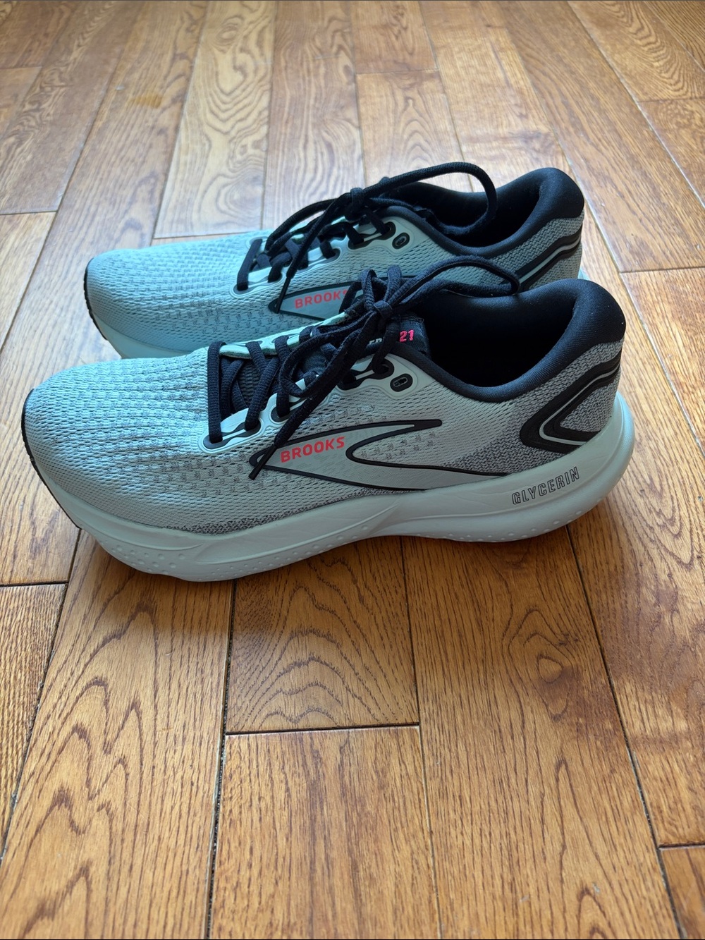 Brooks Glycerin 21 Running Shoes - Light Mint with Black and Pink Accents